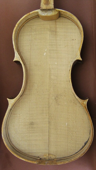 Geöffneter Resonanzkörper Violine